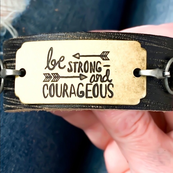 Unisex Handmade Be Strong & Courageous Leather Cuff Bracelet - Picture 7 of 8